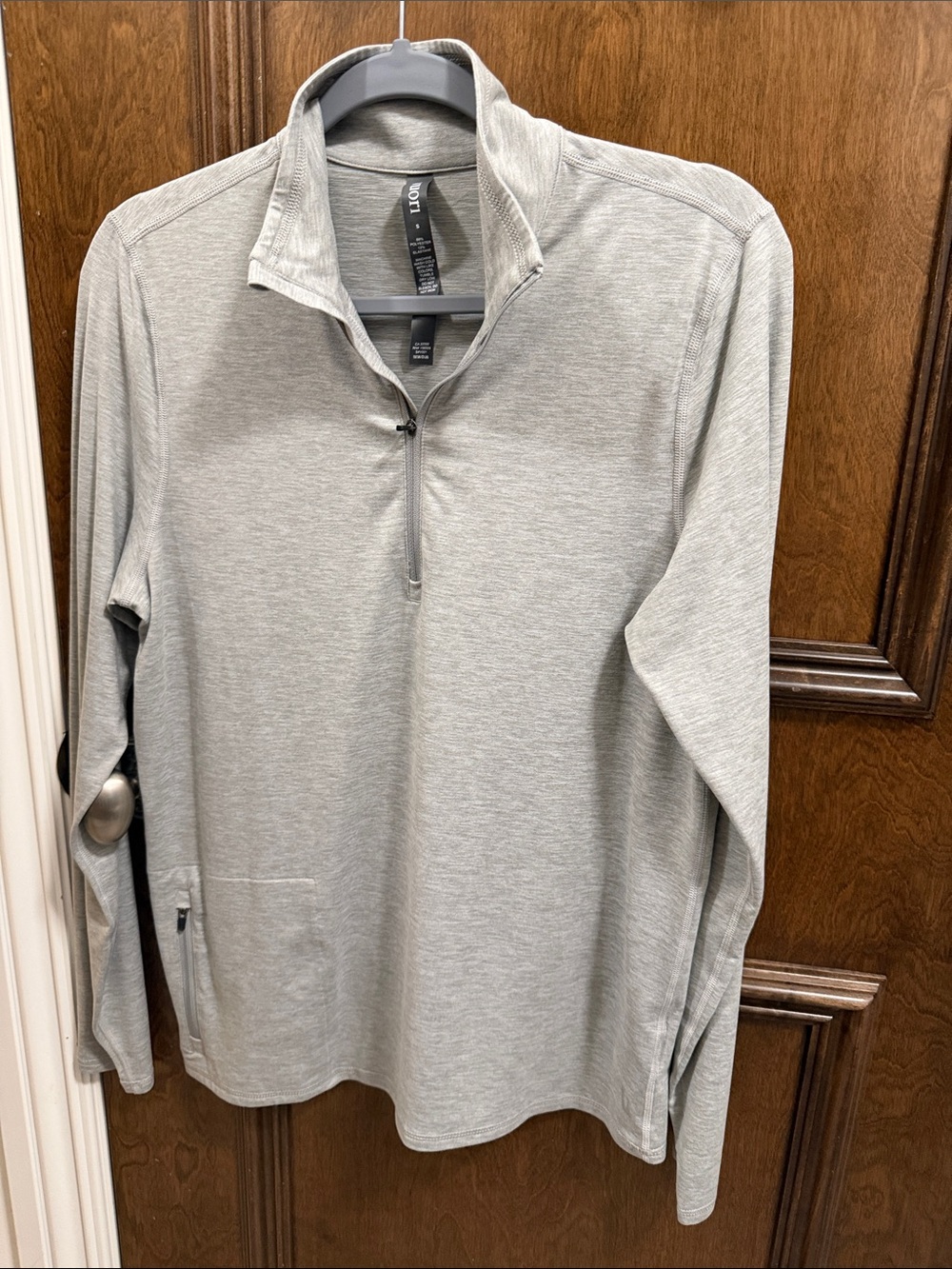 Vuori Men's Heather Light Gray Quarter-Zip Pullover NWT Small